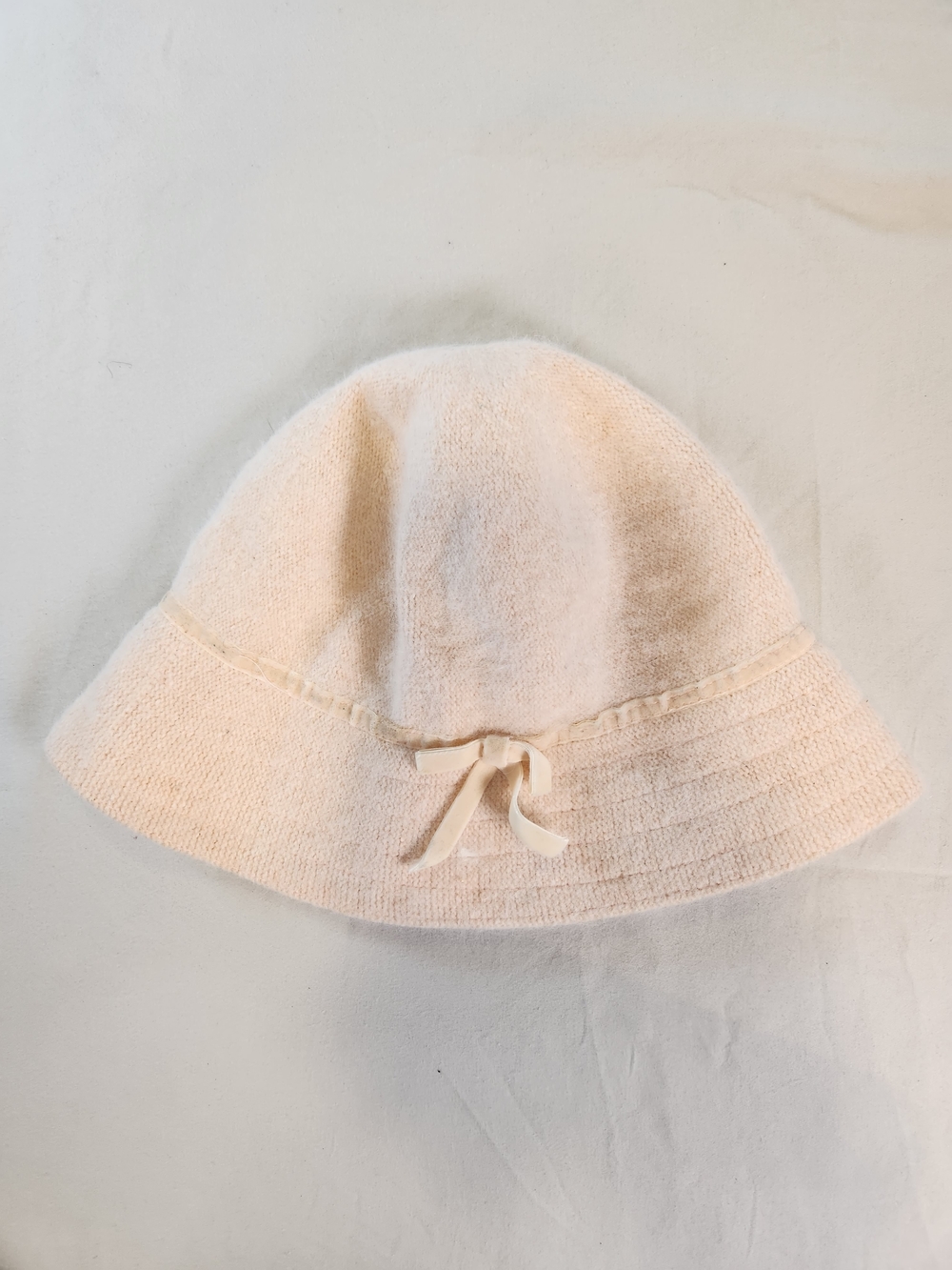 GAP Light Pink Wool Knit Bucket Hat S/M Solid Pattern Bow Accent for Women